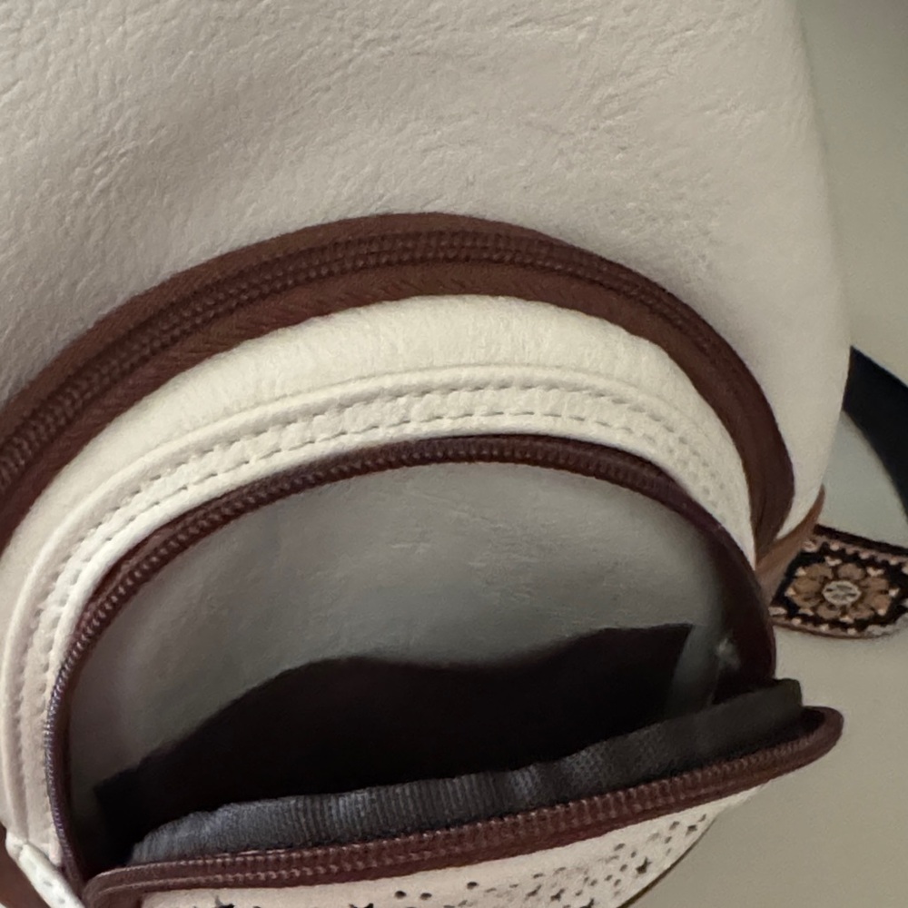 Mroede Women’s White and Brown Crossbody Sling Bag EUC - Picture 13 of 16